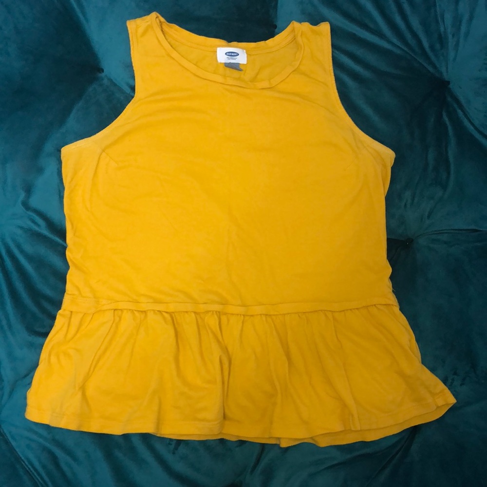 Yellow/gold peplum top!